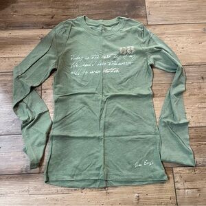 American Eagle Outfitters Olive Graphic Long Sleeve Tee